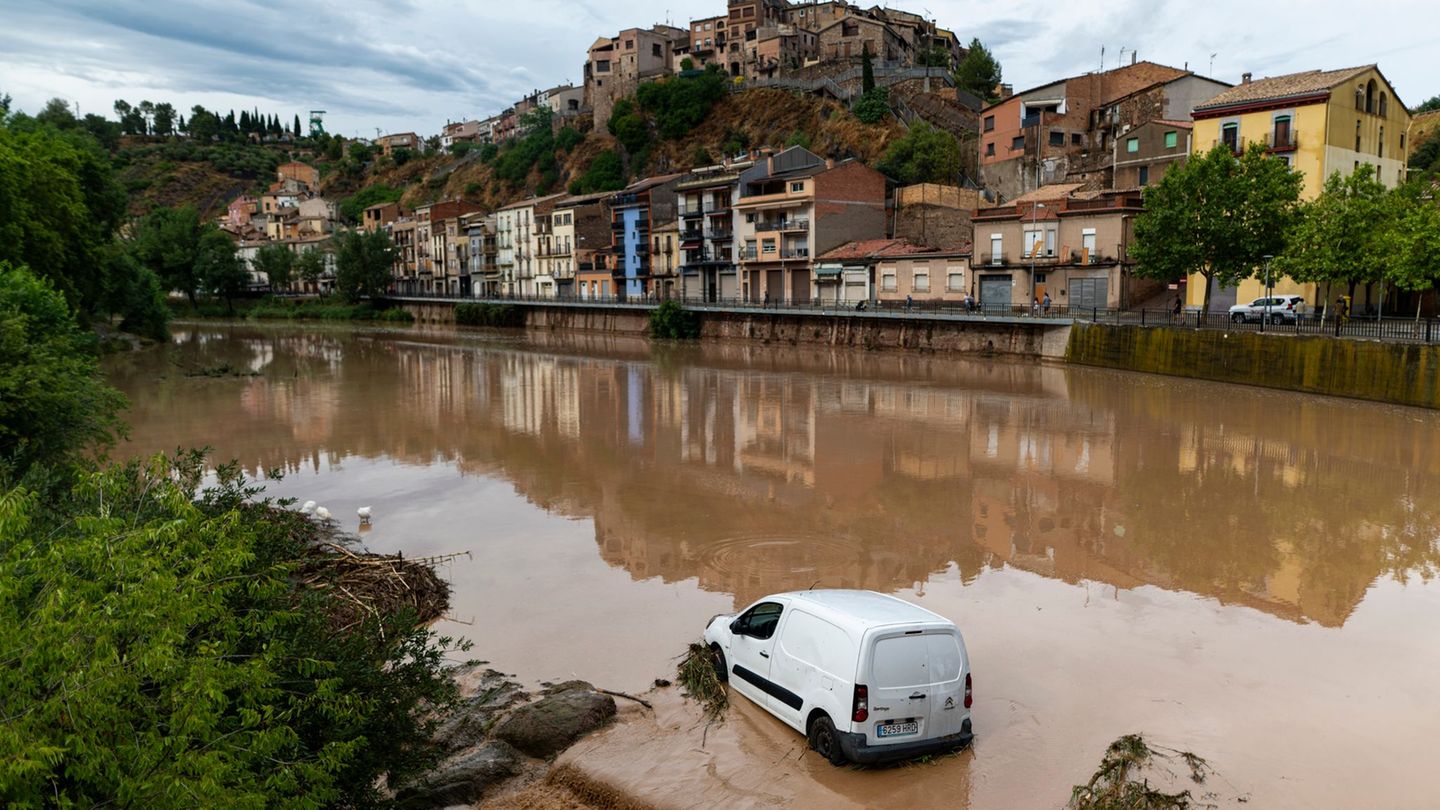Überschwemmungen: Zwei Vermisste nach Unwettern im Nordosten Spaniens