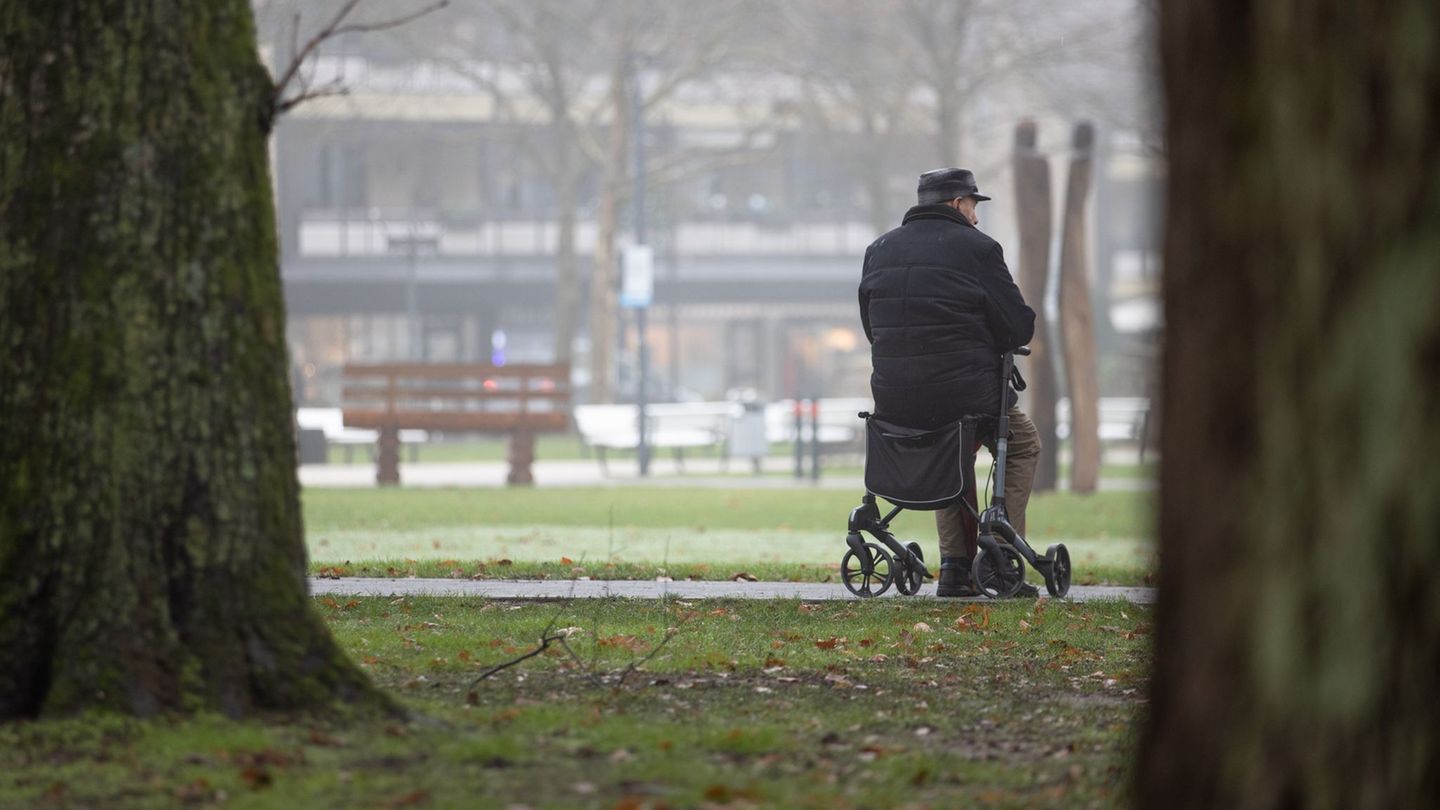 Ungleichheiten im Rentensystem: Niedersächsische Männer mit der niedrigsten Rente im Westen