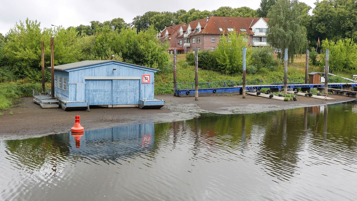 Trockenheit: Dömitzer Hafen mangels Wasser gesperrt