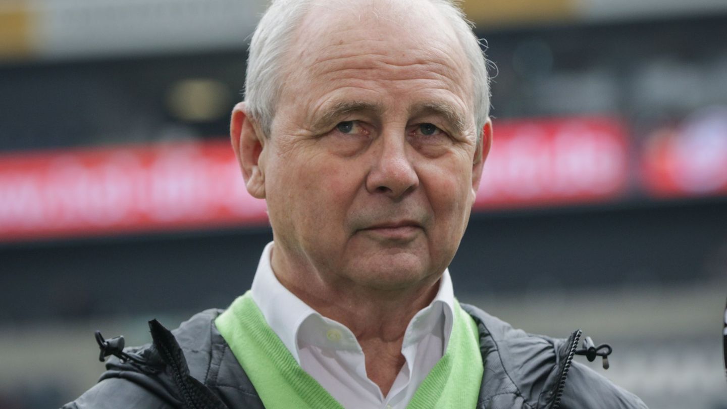 Würdigung des Ex-Weltmeisters: Eintracht Frankfurt benennt Haupttribüne nach Hölzenbein