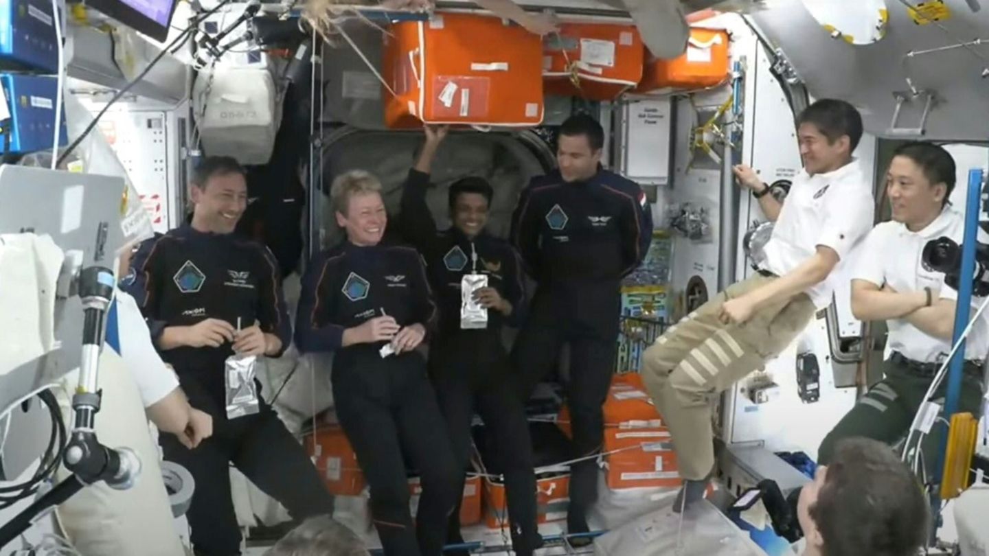 Erste ISS-Mission mit Astronauten aus Indien, Polen und Ungarn auf Rückweg zur Erde