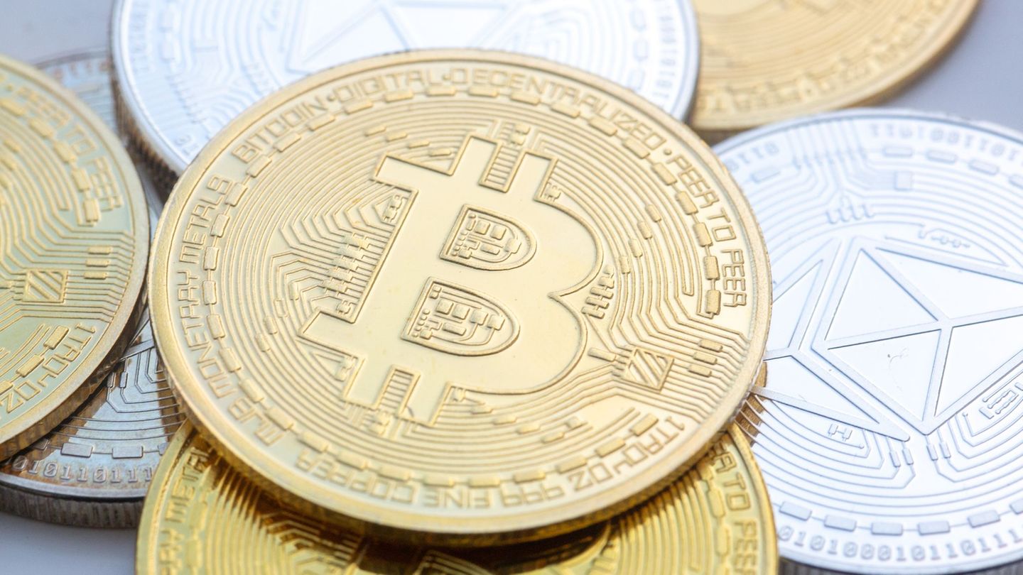 Kryptowährungen: Bitcoin überspringt 120.000-Dollar-Marke