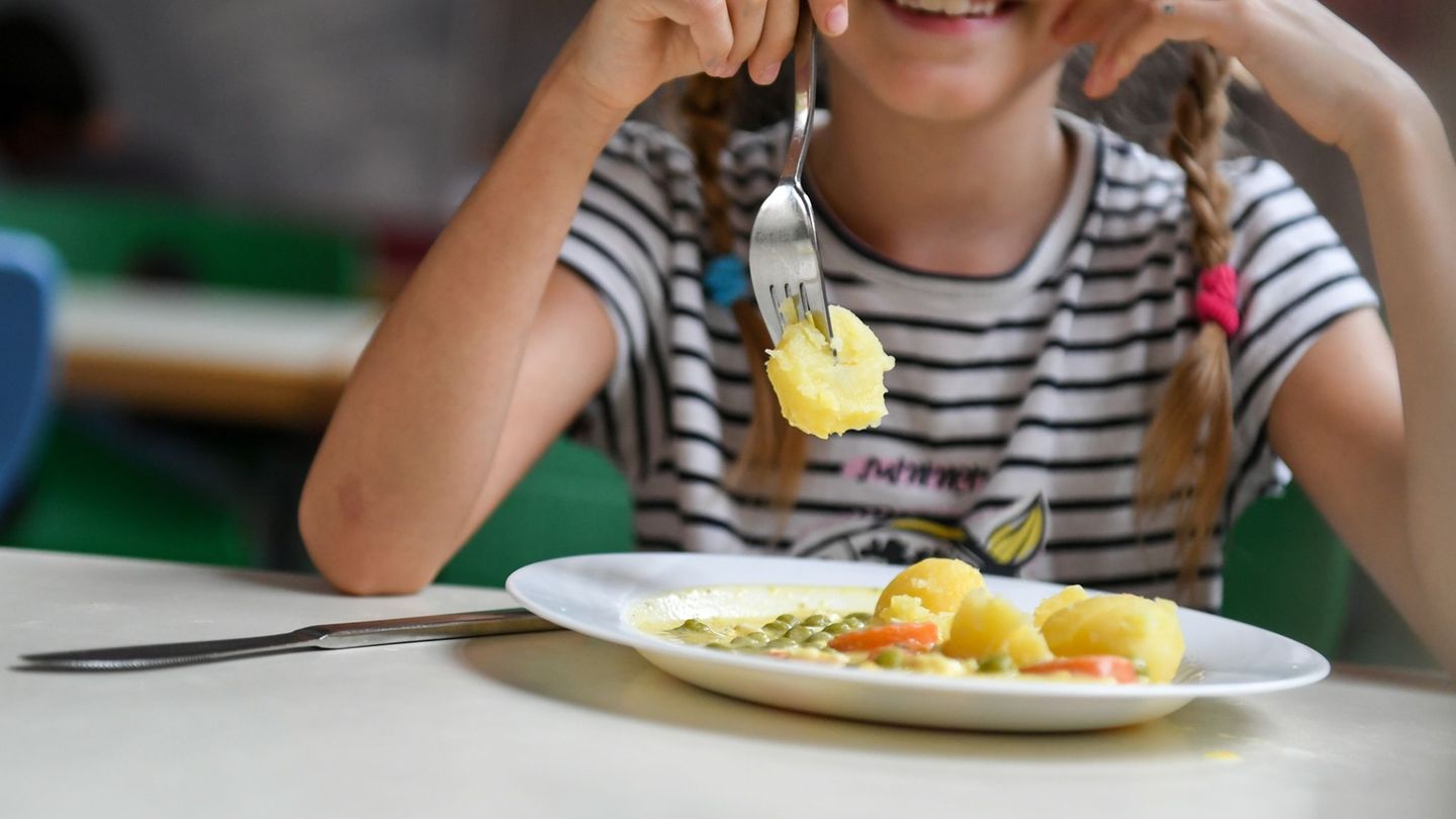 Kostenloses Schulessen: Saleh: Berlin hält an kostenlosem Schulessen fest