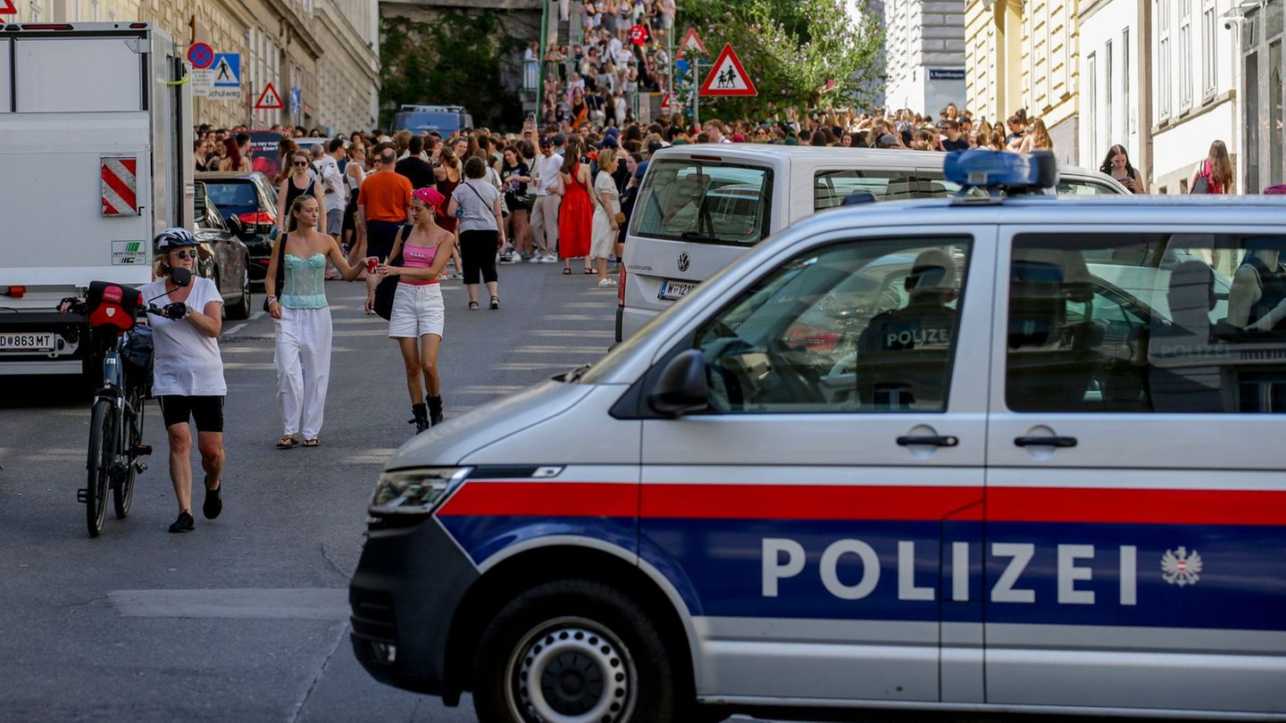 Terrorismus: Terrorpläne bei Swift-Konzert: möglicher Helfer vor Gericht