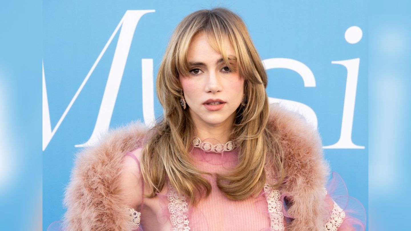 Suki Waterhouse: Musikerin teilt Krankenhaus-Foto