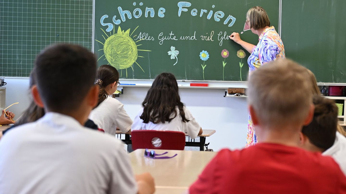 Sommerferien: Gewerkschaft: Andere Sommerferienregelung vorstellbar