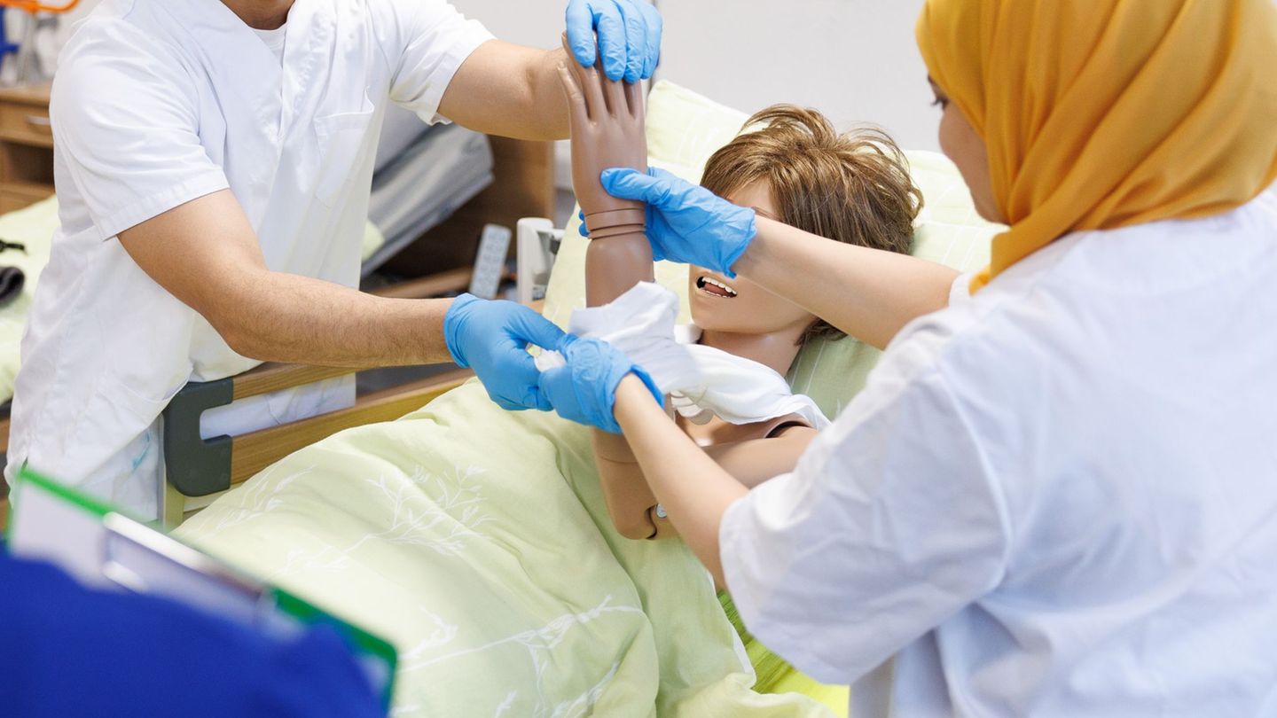 Gesundheit und Schulen: Anerkennung ausländischer Berufsabschlüsse: Mehr Anträge