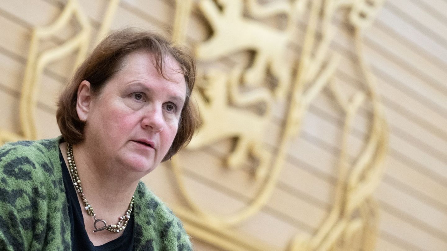 IT-Panne: Kultusministerin schockiert: „Natürlich tut es mir leid“