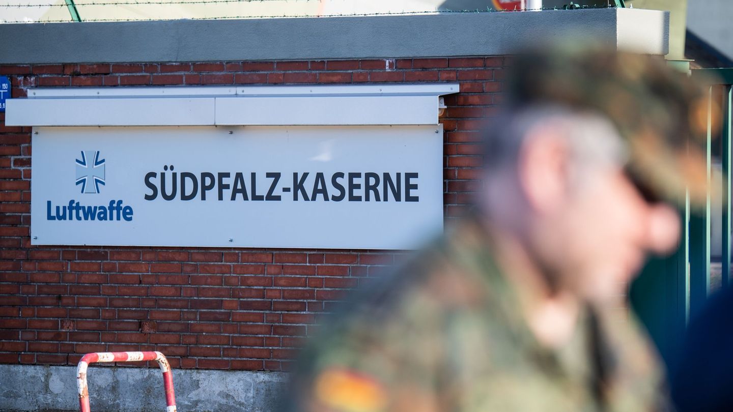 Visite und Serenade: Pistorius und Breuer besuchen Luftwaffenausbildungsbataillon