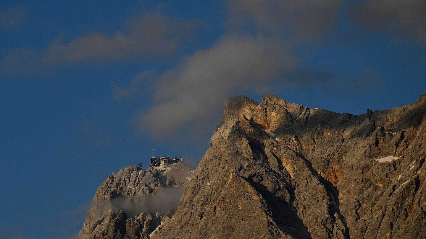 Auf der Zugspitze: Migrationstreffen: Warum Dobrindt auf die Zugspitze einlädt