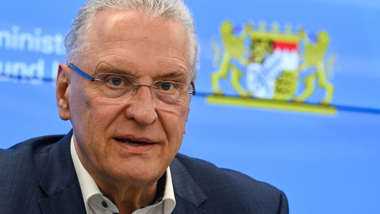 Abschiebung: Herrmann: 15 Straftäter aus Bayern auf Flug nach Afghanistan