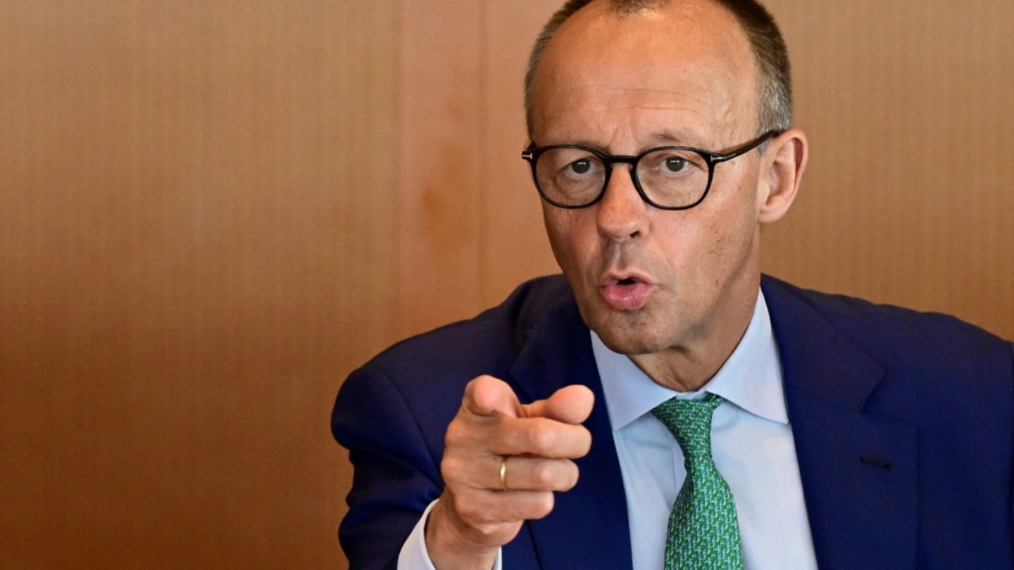 Merz stellt sich in erster Sommerpressekonferenz Fragen der Medien
