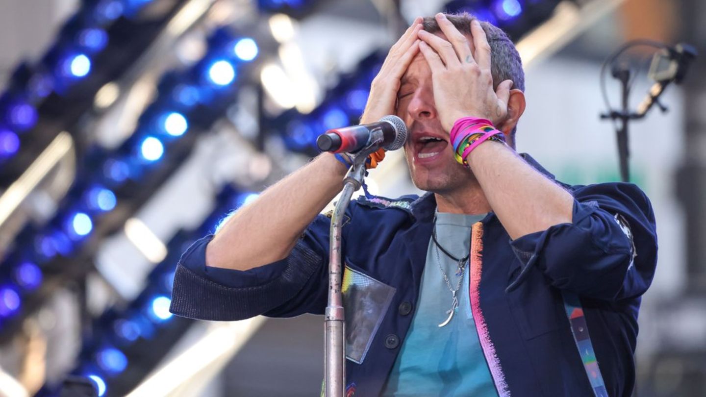 Kiss-Cam deckt angebliche Affäre auf: Live-Reaktion von Chris Martin