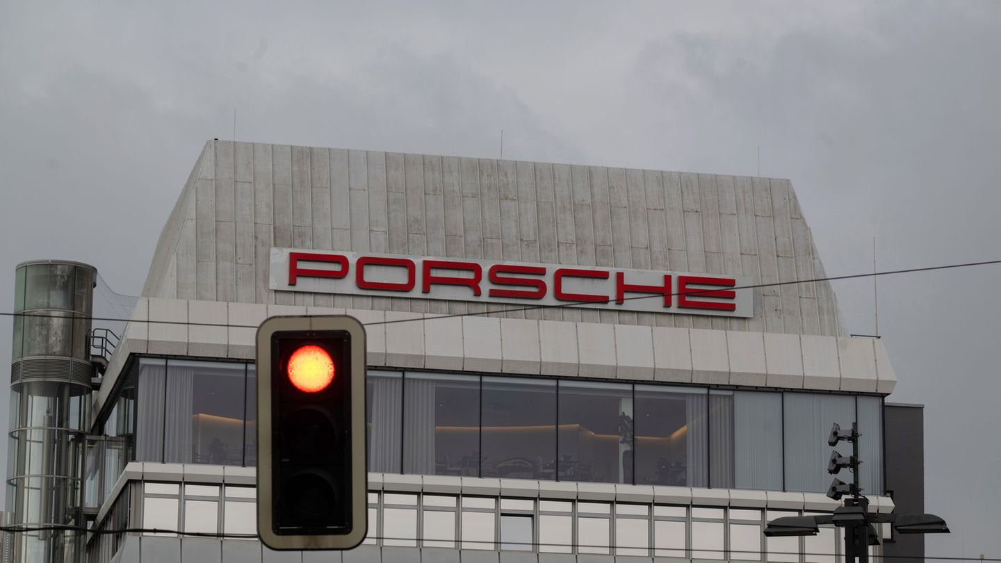 Brief an die Mitarbeiter: Porsche-Chef Blume kündigt weiteres Sparprogramm an