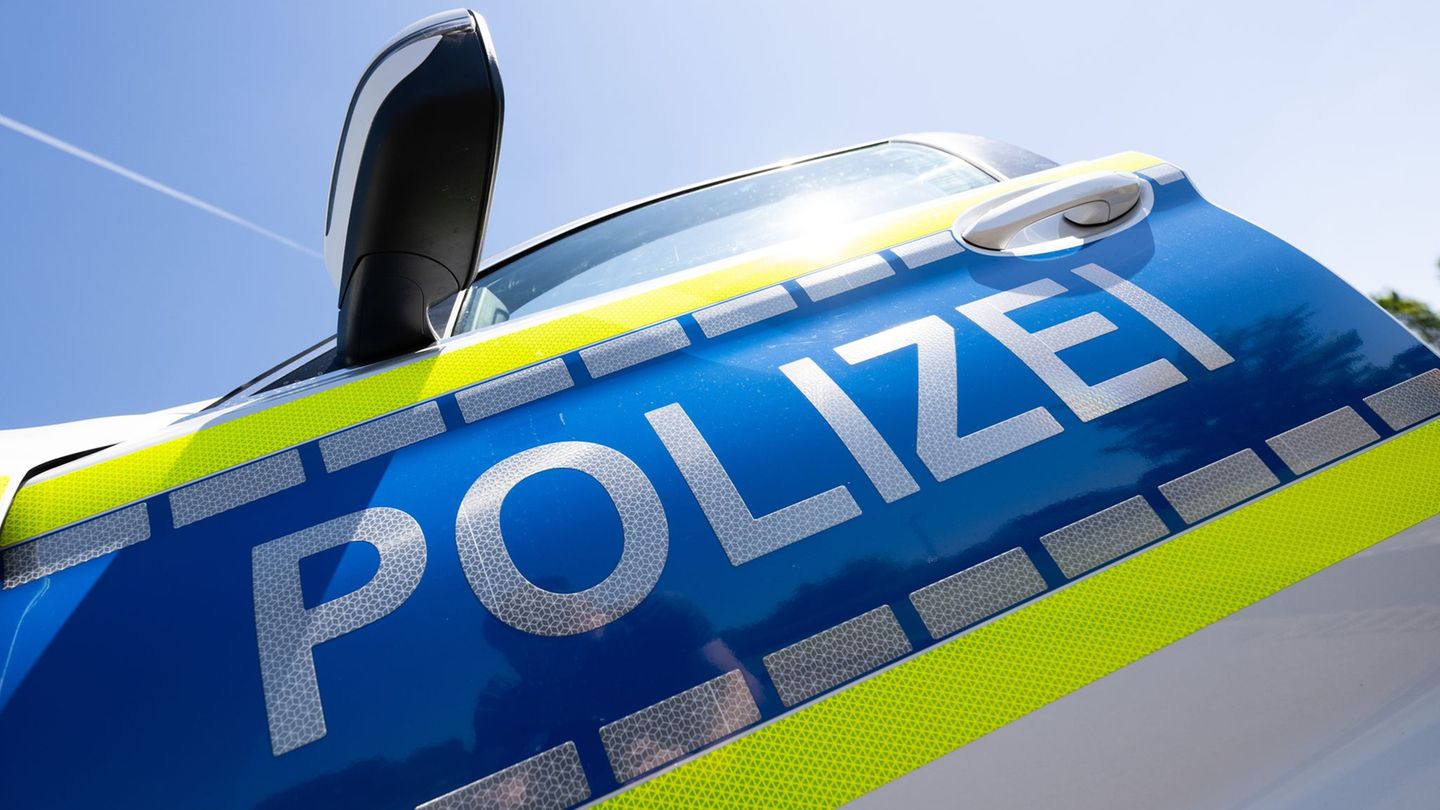 Verkehr: Zwei Menschen bei Frontalzusammenstoß tödlich verletzt