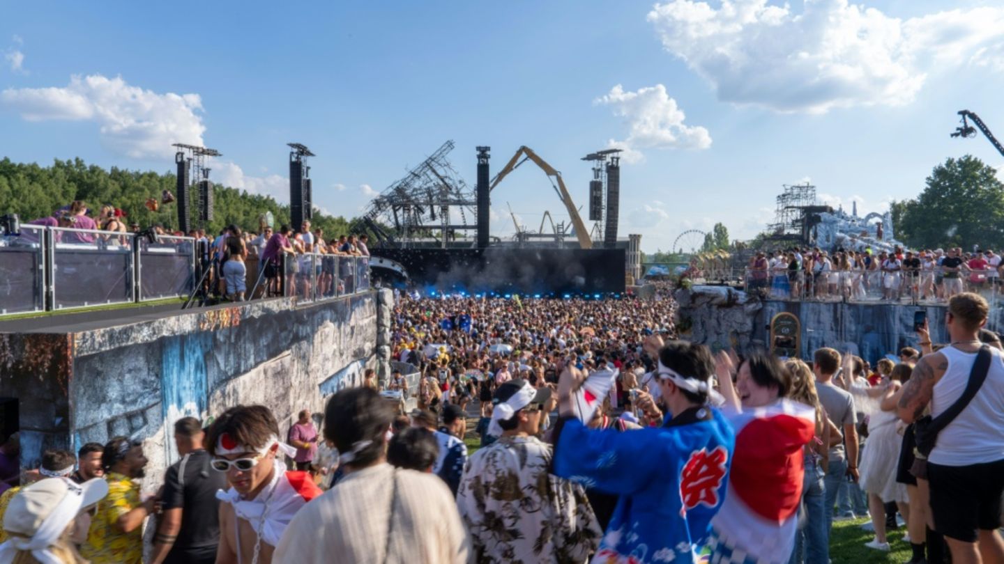 Nach Riesenbrand erschüttert Todesfall Tomorrowland-Festival in Belgien
