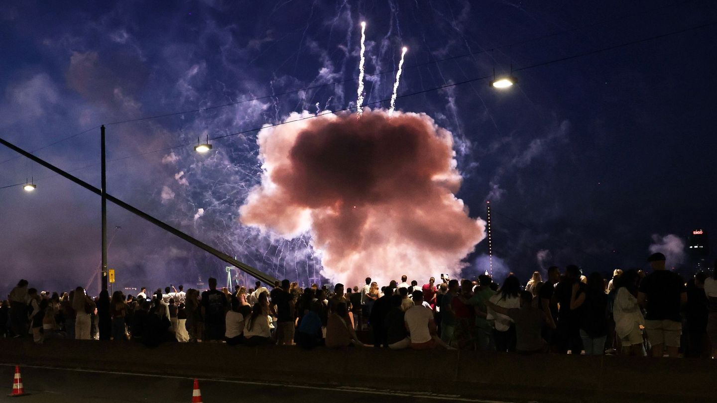 Feuerwerk: 19 Menschen durch Feuerwerkskörper verletzt