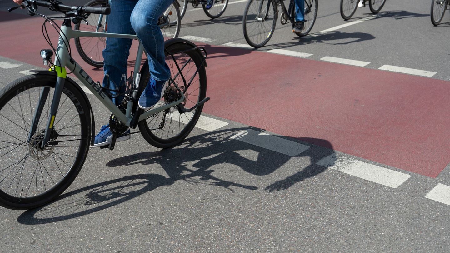 Motiv unklar: Radfahrer sorgen für Polizeieinsatz in München – Festnahmen