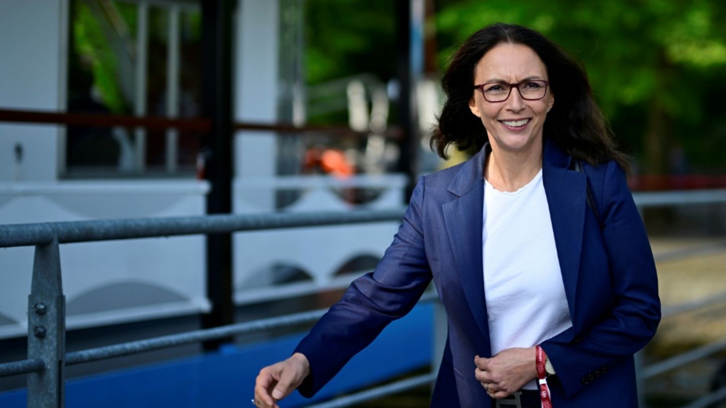 DGB-Chefin Fahimi: Künstliche Intelligenz bedroht Jobs „in relevantem Ausmaß“