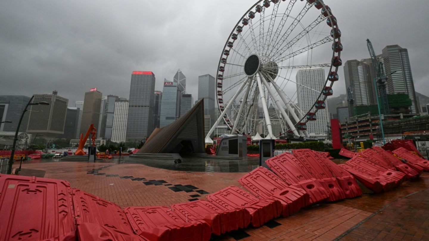 Hongkong stemmt sich gegen Taifun „Wipha“ – 14 Tote durch Unwetter in Südkorea