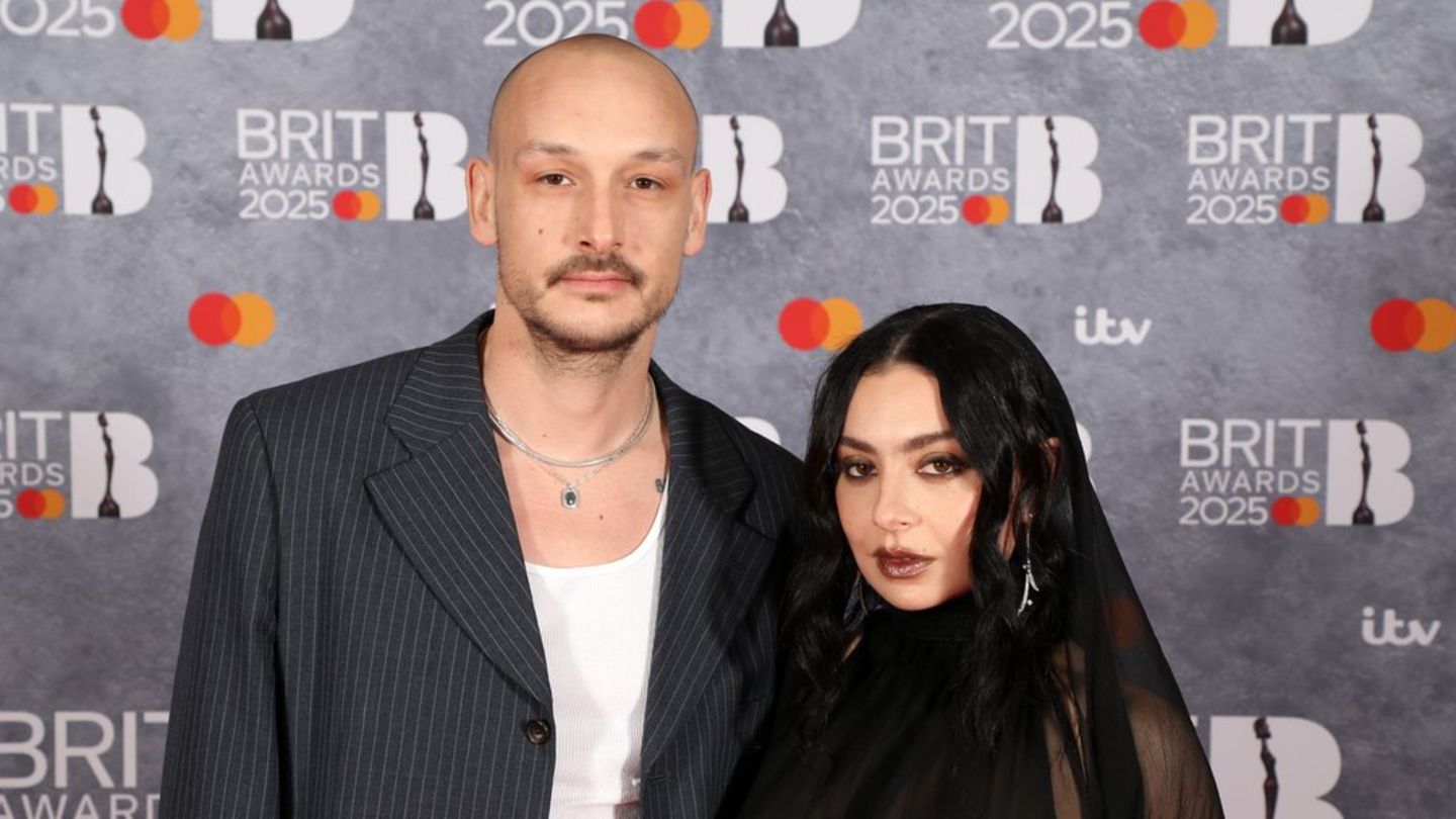 Charli XCX und George Daniel: Sie haben im kleinen Kreis geheiratet