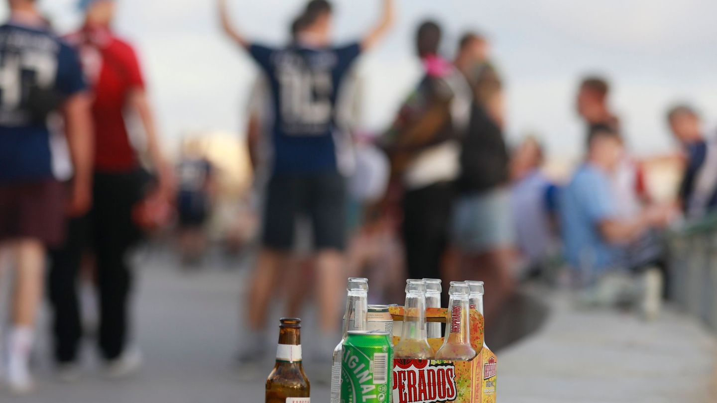 Gesundheitsrisiko: Mallorcas Polizei warnt vor illegalen Strand-Drinks
