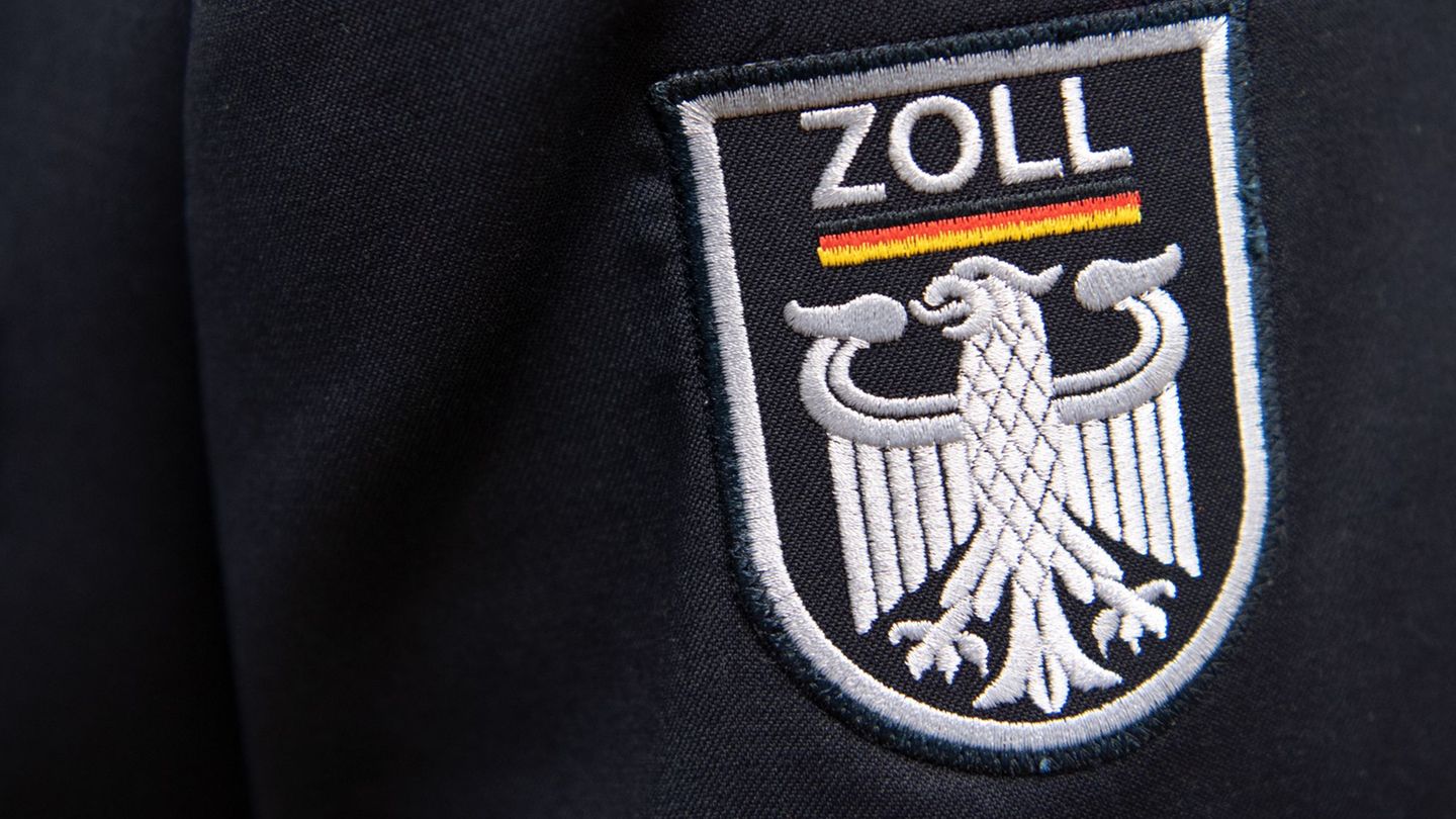 Kriminalität: Wasserpfeifentabak in geheimem Kellerraum versteckt