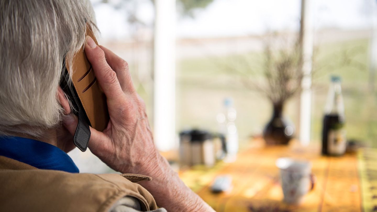 Senioren: Telefondienst gegen Einsamkeit im Alter wird immer beliebter