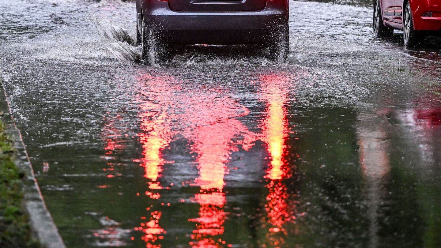 Regen: Unwetter: Zunächst keine größeren Vorkommnisse gemeldet