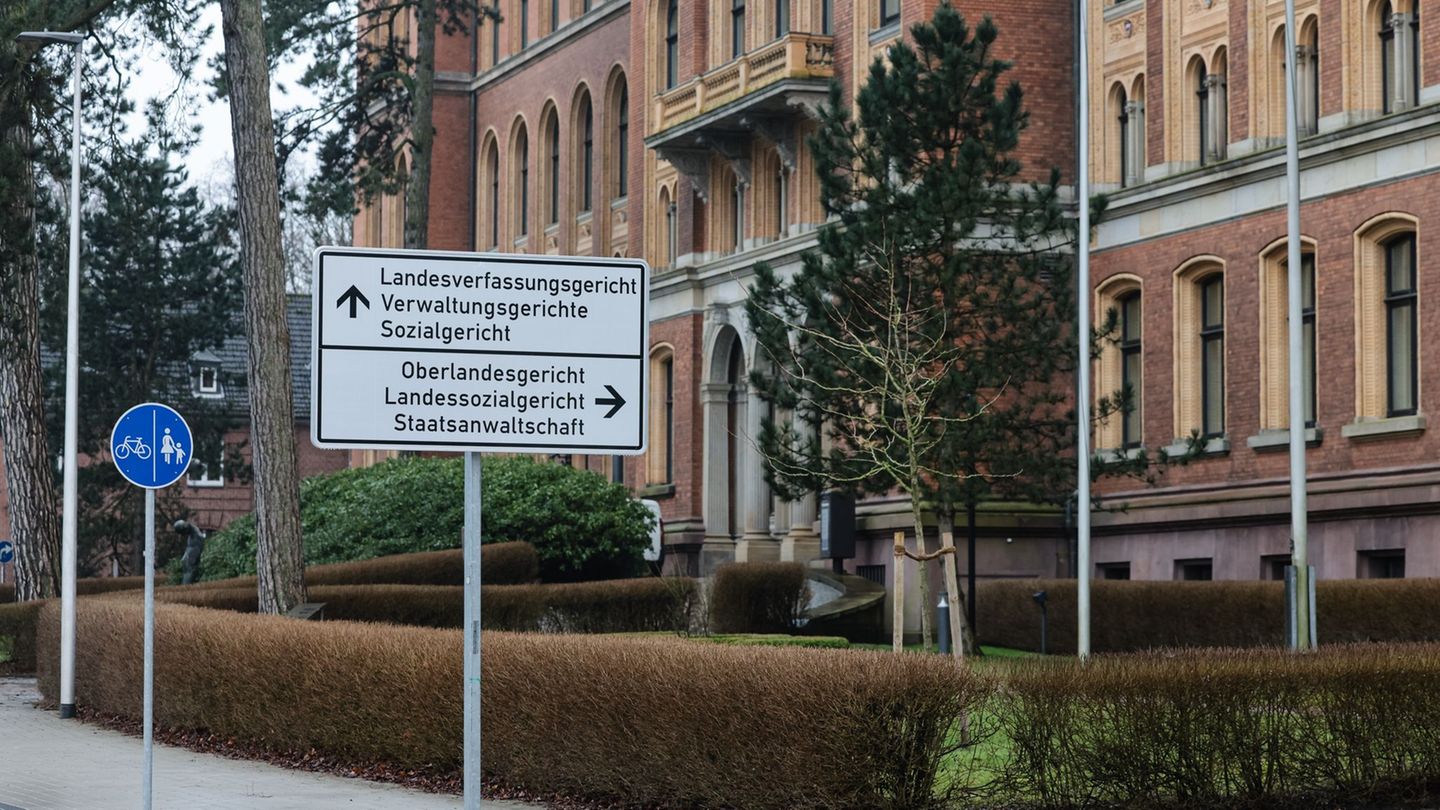 Vergabeverfahren: Deutsche Bahn klagt im Streit um Bahnstrecke Kiel-Hamburg