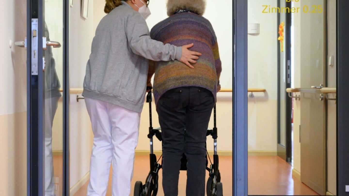 Analyse: Eigenbeteiligung für Pflegebedürftige in Heimen weiter gestiegen