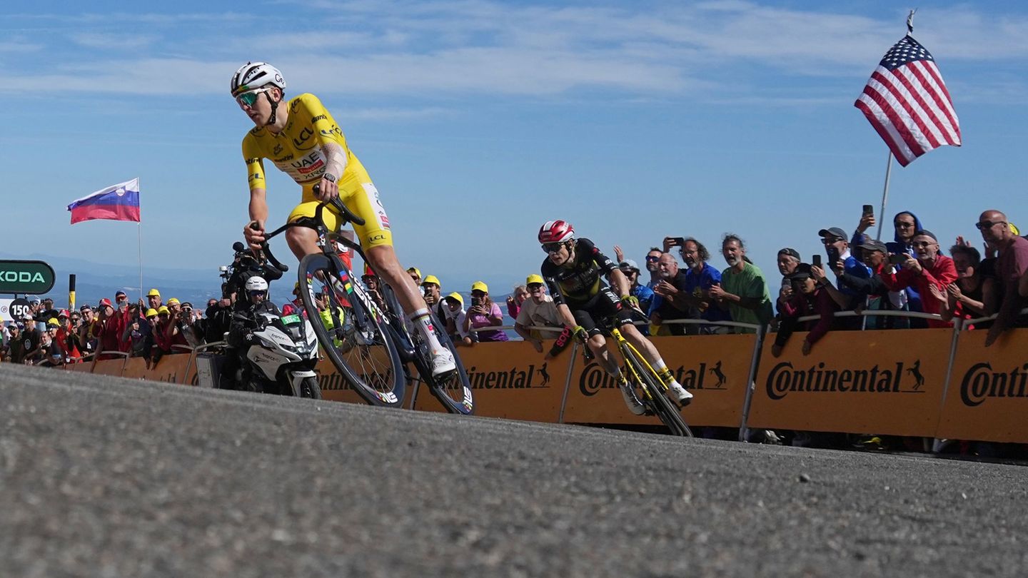 Tour de France: Vingegaard hält mit Pogacar mit und prallt gegen Fotografen