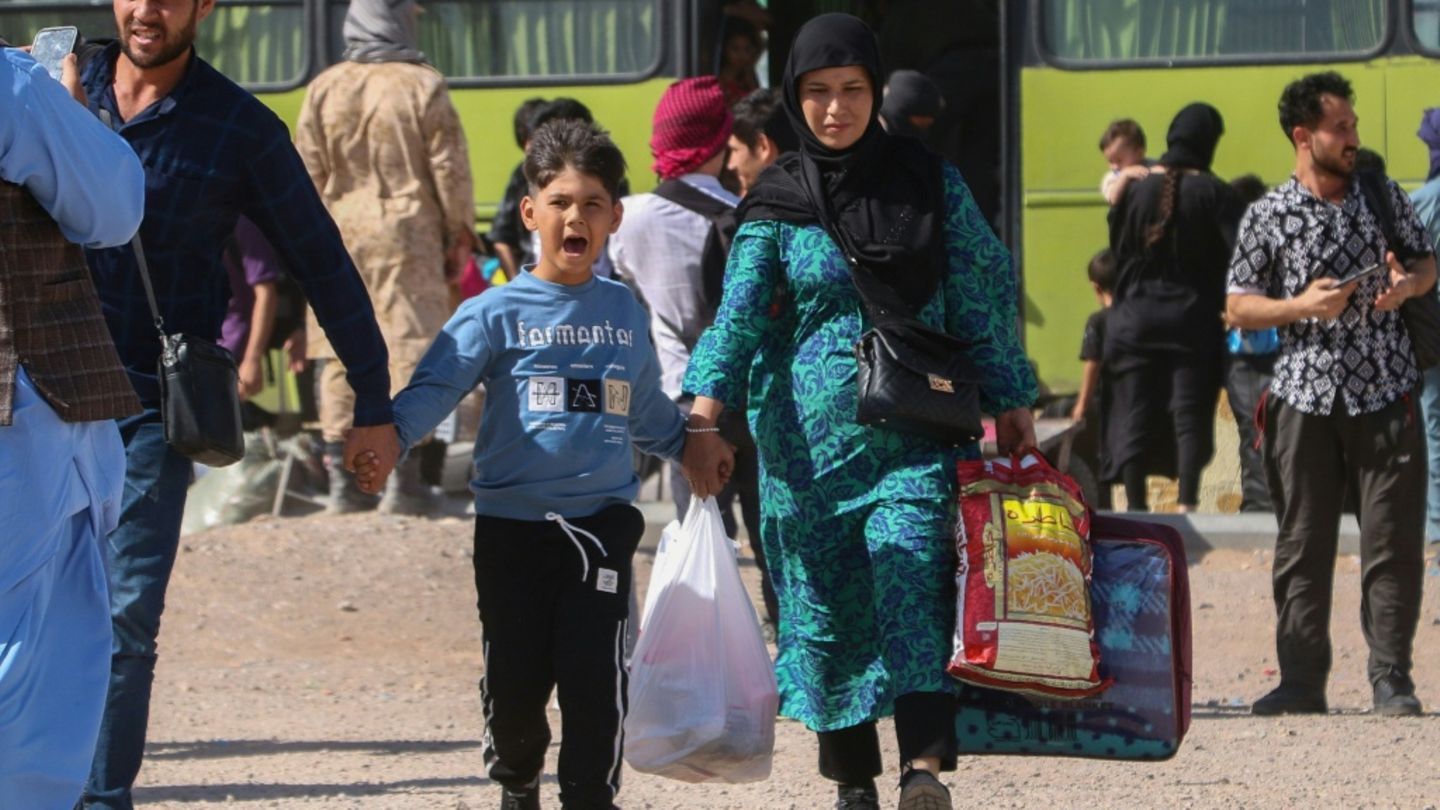 UNO: Taliban begehen Menschenrechtsverletzungen an afghanischen Rückkehrern