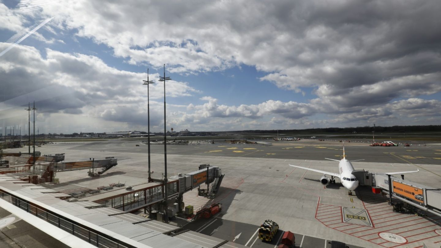 Rauchentwicklung im Triebwerk: Boeing muss in Hamburg außerplanmäßig landen