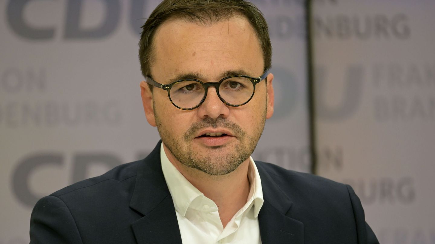 Vertrauen in Regierung: Redmann: Bürokratieabbau wichtige Aufgabe für das Land