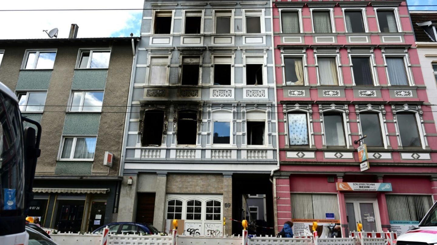 Brand mit vier Toten in Solingen: Lebenslange Haft für Angeklagten
