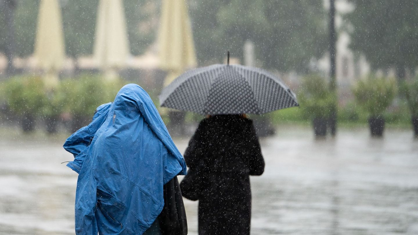 Wetter: Teils unwetterartiger Regen im Norden erwartet