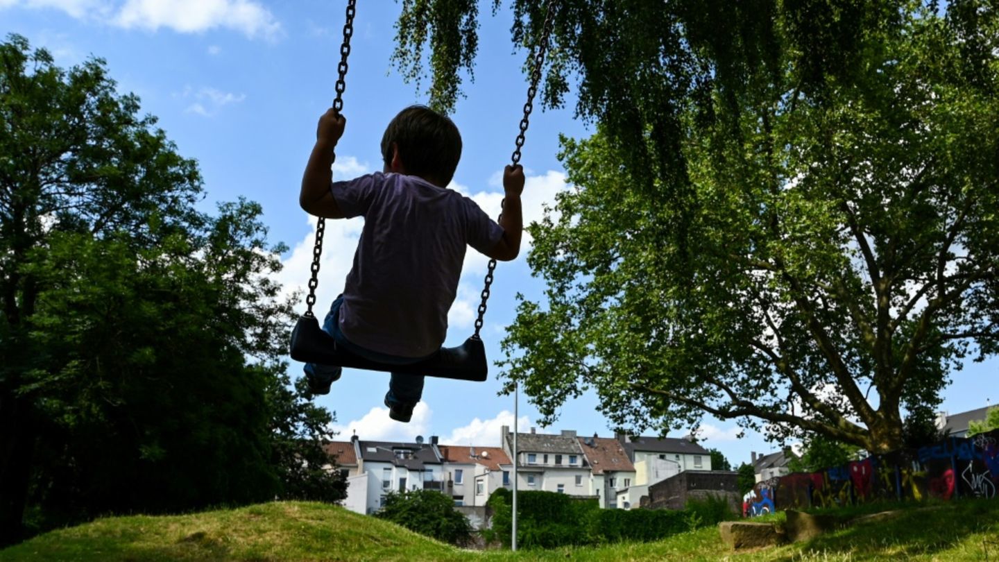 Studie: Gewünschte Kinderzahl bleibt stabil über sinkender Geburtenrate