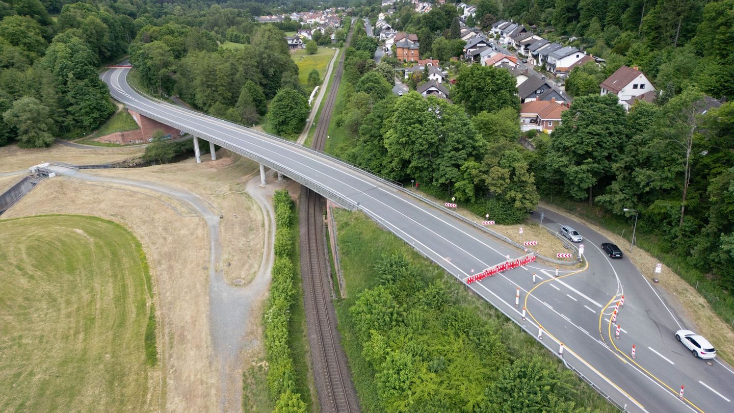 Marode Brücken: Vorbereitungen für Sprengung der Talbrücke abgeschlossen