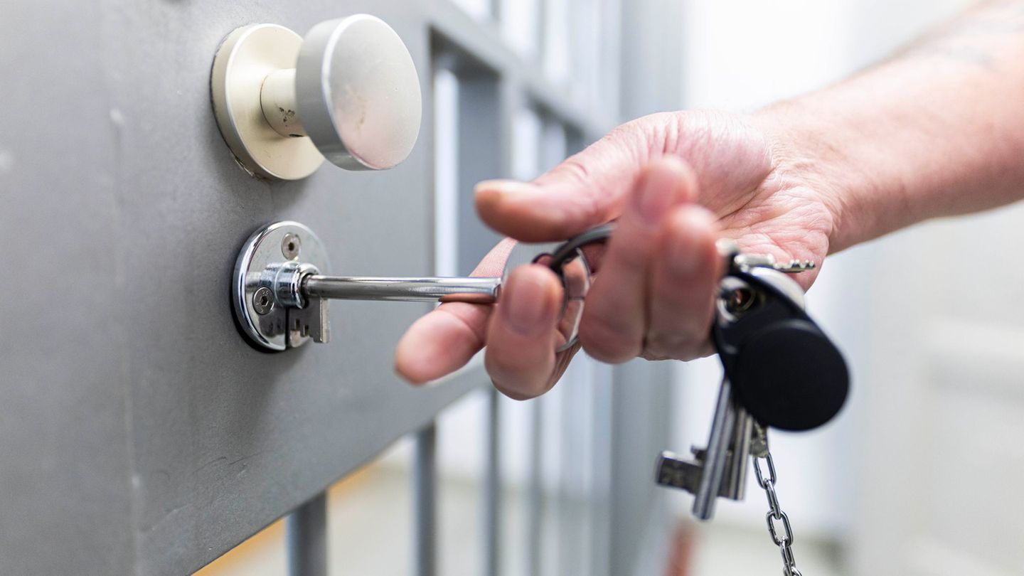 Brandstiftung: Zwei Jugendliche nach Brandserie in Untersuchungshaft