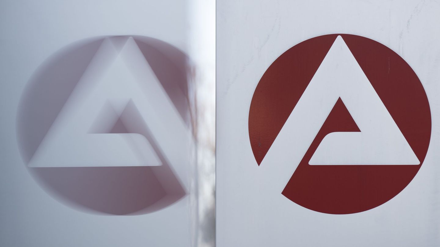 Arbeitsmarkt: Zahl der Arbeitslosen steigt im Juli auf fast drei Millionen