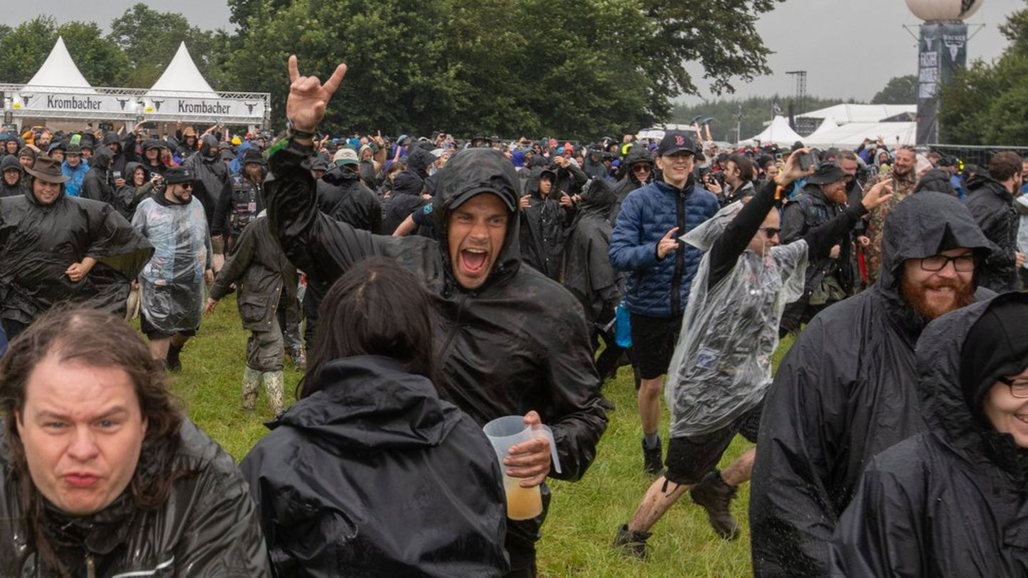 Unwetter über Wacken: Campingplatz musste teilweise geräumt werden