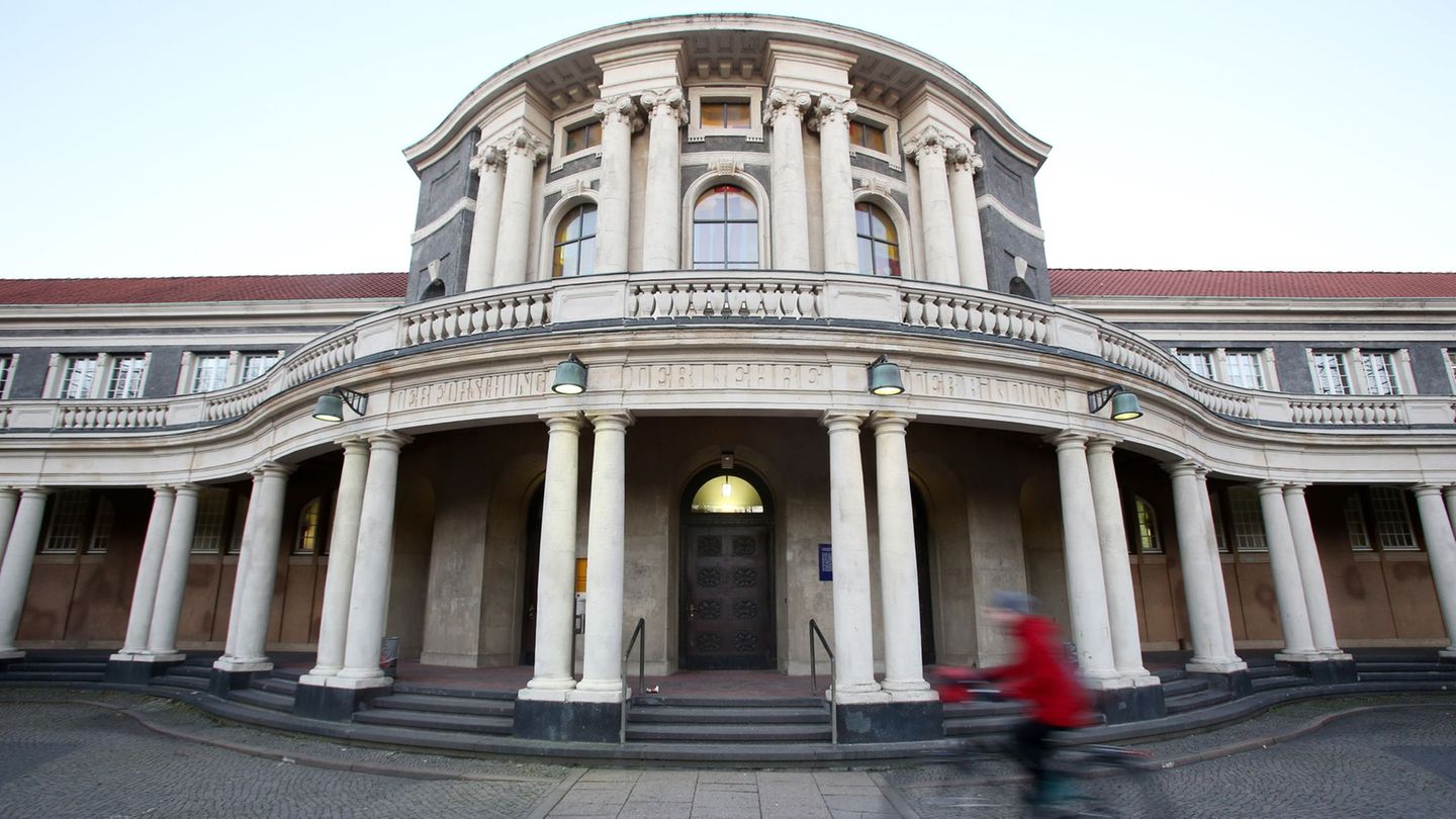 Verfassungsrichterwahl: Uni Hamburg prüft Hinweise zu Brosius-Gersdorfs Doktorarbeit