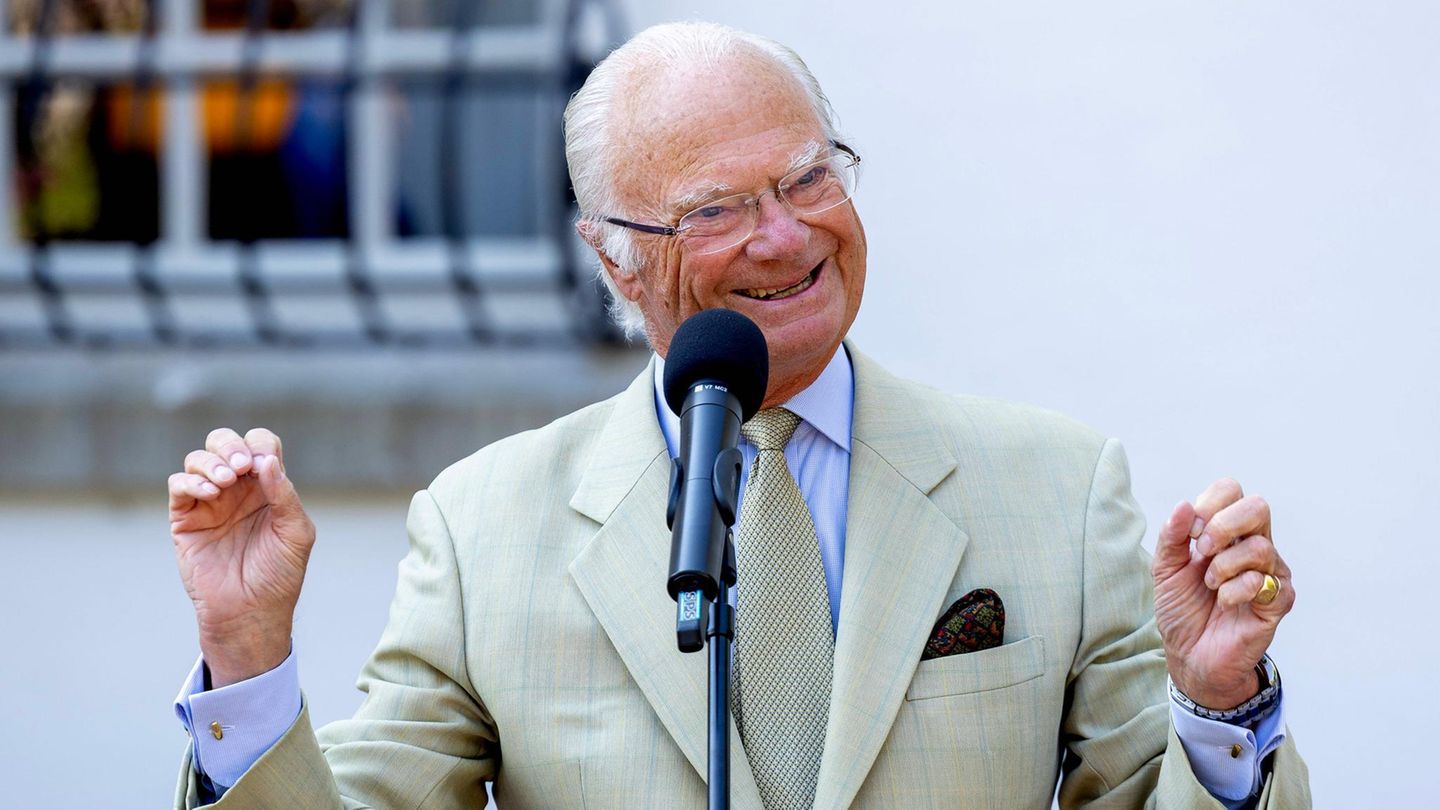 König Carl XVI. Gustaf von Schweden: Tanz den König!
