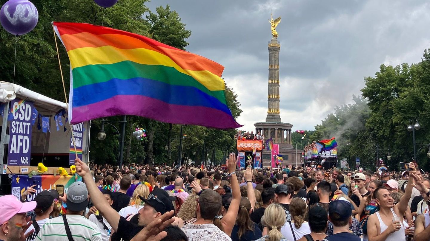 Berlin: Im Gegensatz zum Bundestag – Bundesrat hisst zum CSD Regenbogenflagge
