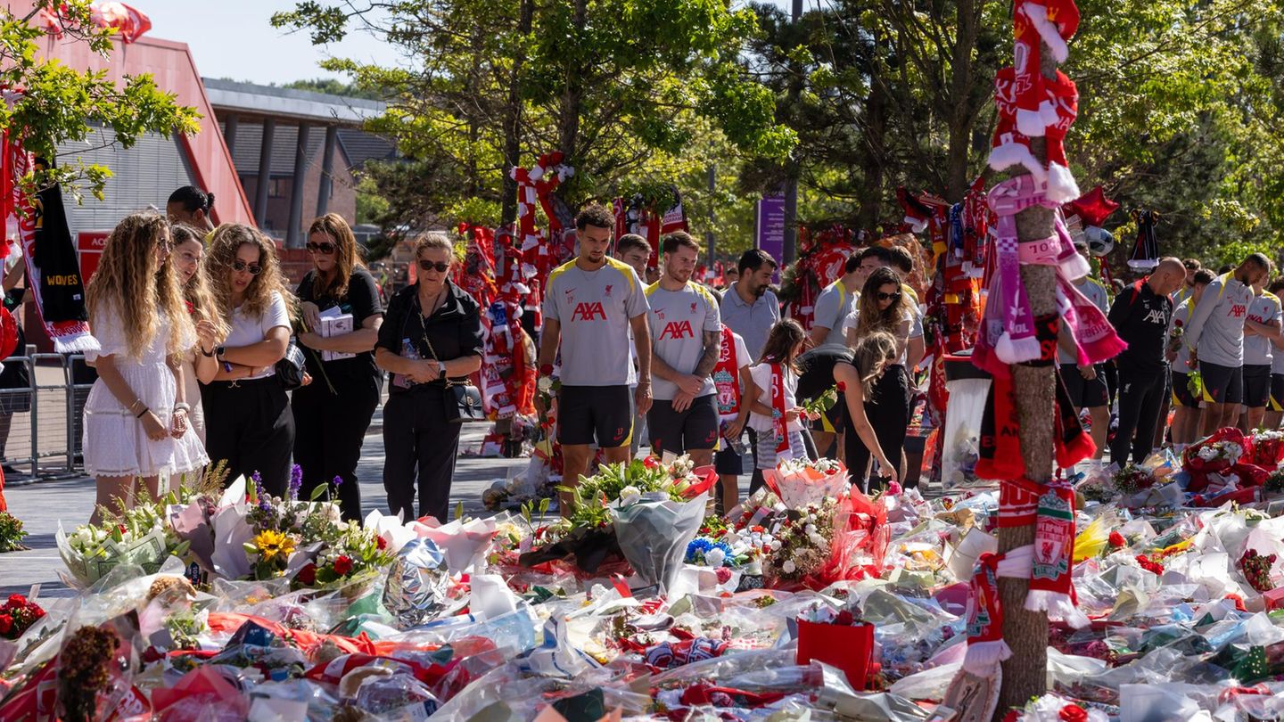 Nach tragischem Tod: Jota-Familie besucht Anfield – Liverpool-Spieler begleiten sie