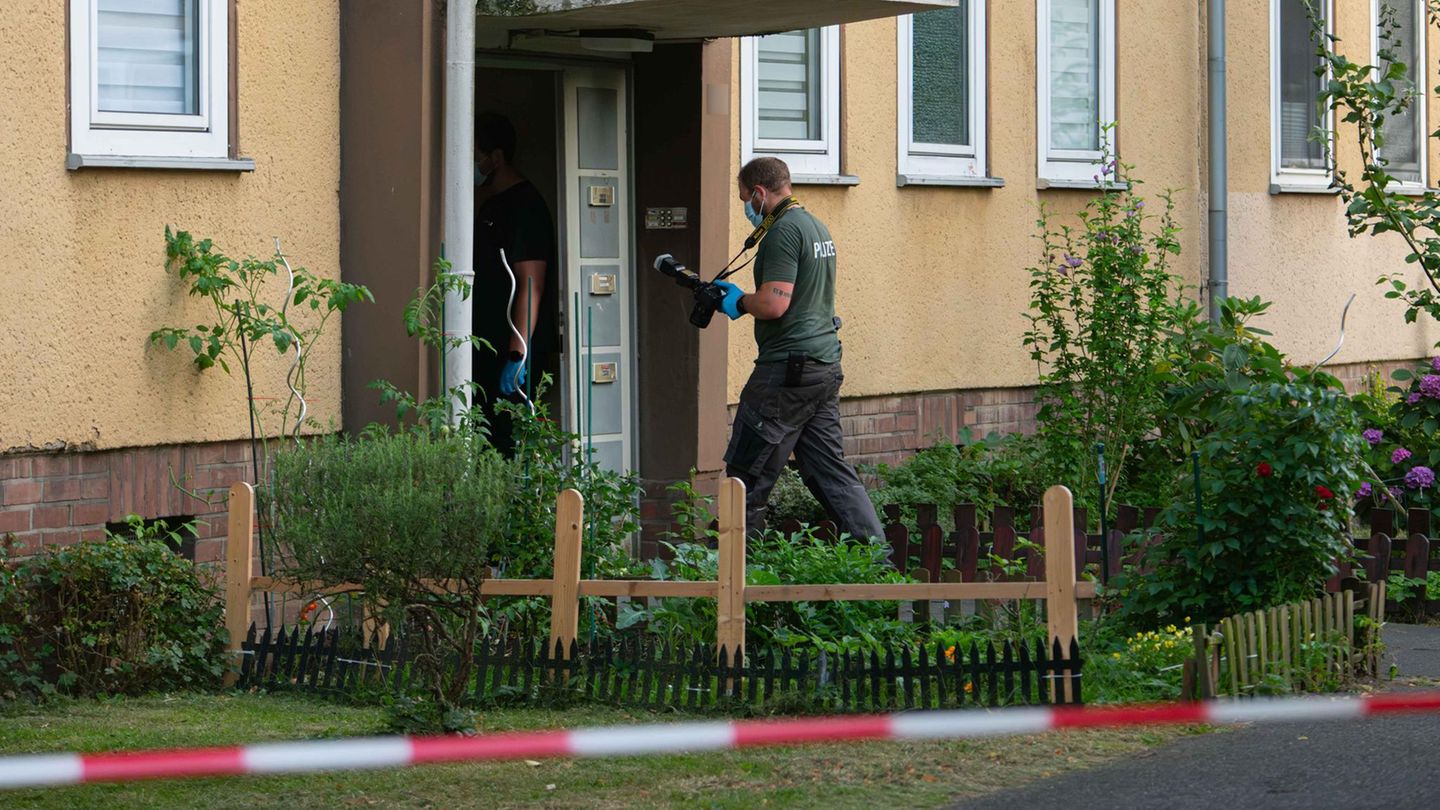 Dormagen: Teenager soll seine Mutter getötet haben – Flucht endet an Autobahn