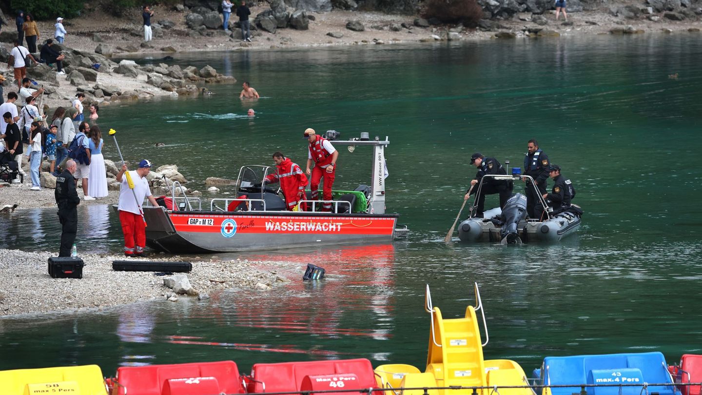 Tretboot-Unglück: Polizei will Suche nach Vater und Sohn im Eibsee noch nicht aufgeben