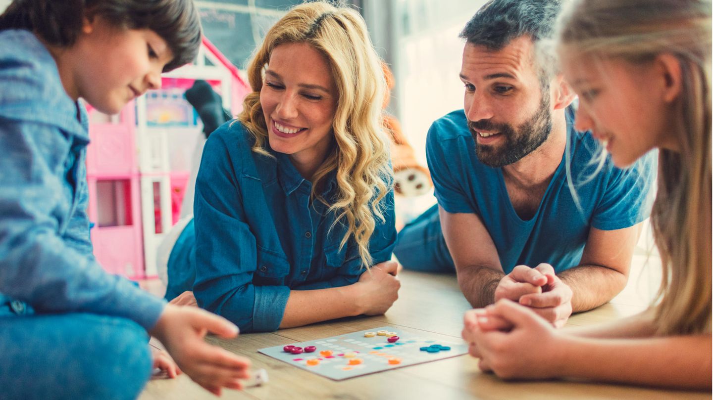 Familienspiele: Von Würfel- über Karten- und Brettspiele bis hin zu Strategiespielen