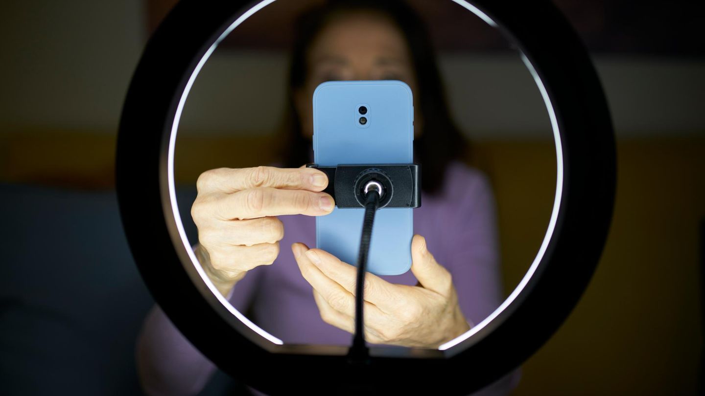 Nordrhein-Westfalen: Influencer sollen Staat um mindestens 300 Millionen Euro betrogen haben